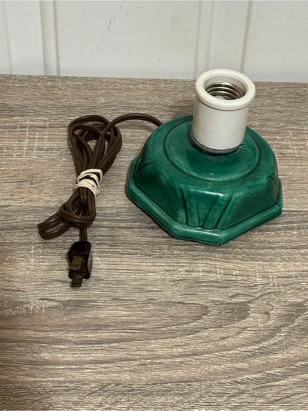 VINTAGE HOLLAND MOLD, SMALL CERAMIC CHRISTMAS TREE BASE ONLY, GREEN, WORKS
